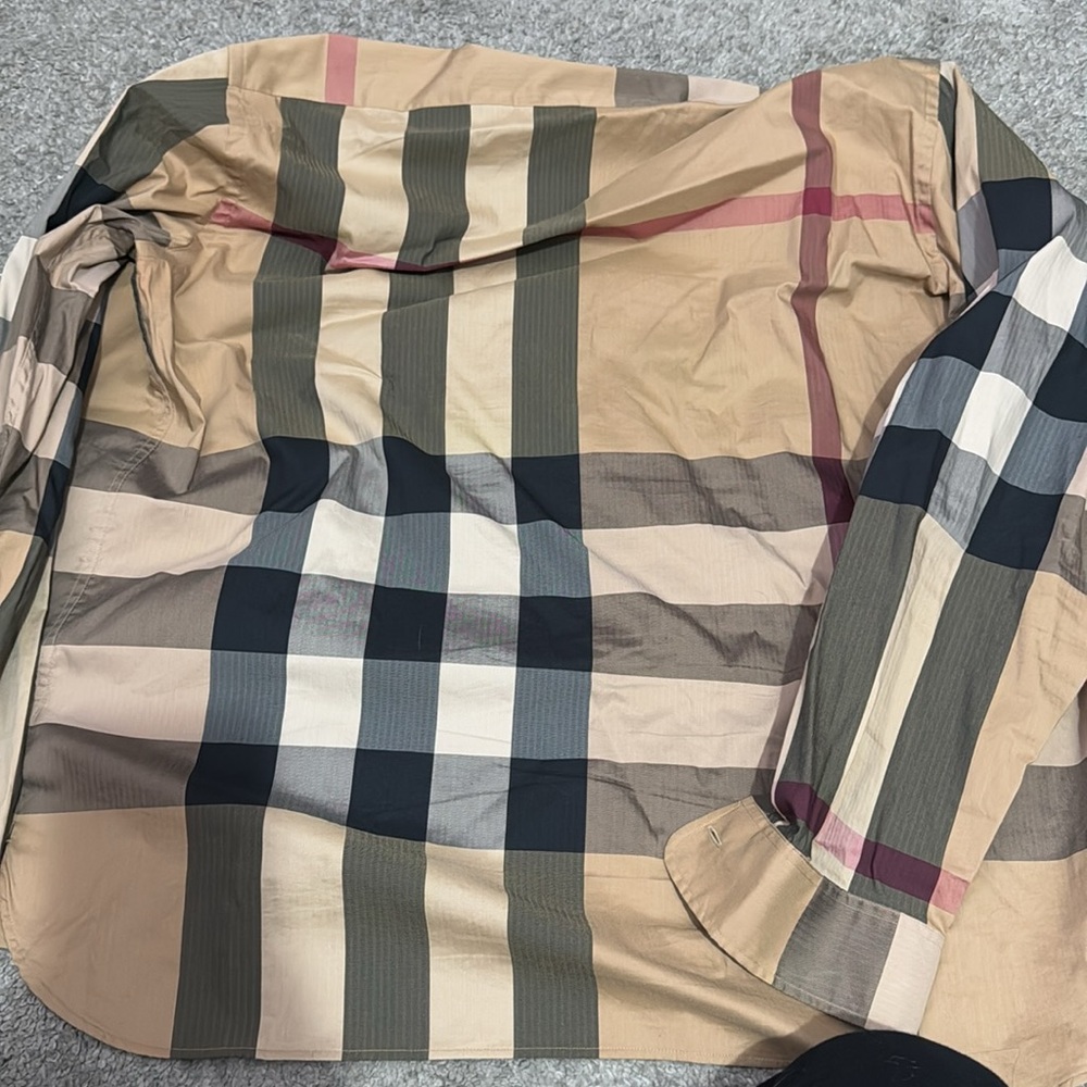 Authentic Men’s Burberry Slim Shirt - Picture 3 of 4